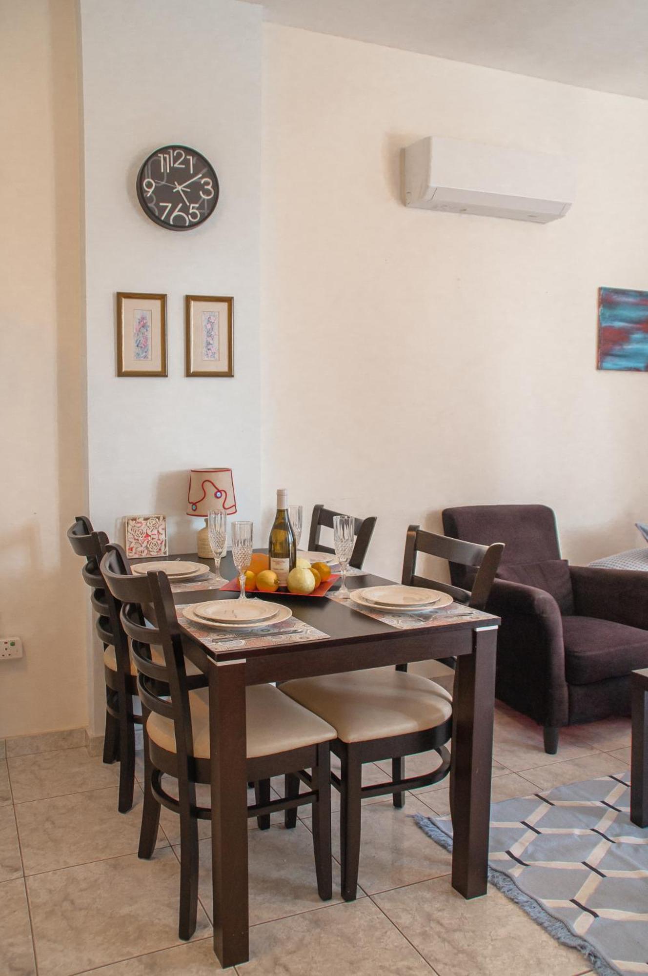 Cozy 1 Bedroom Apartment In Walking Distance To The Municipal Beach Paphos Exteriör bild