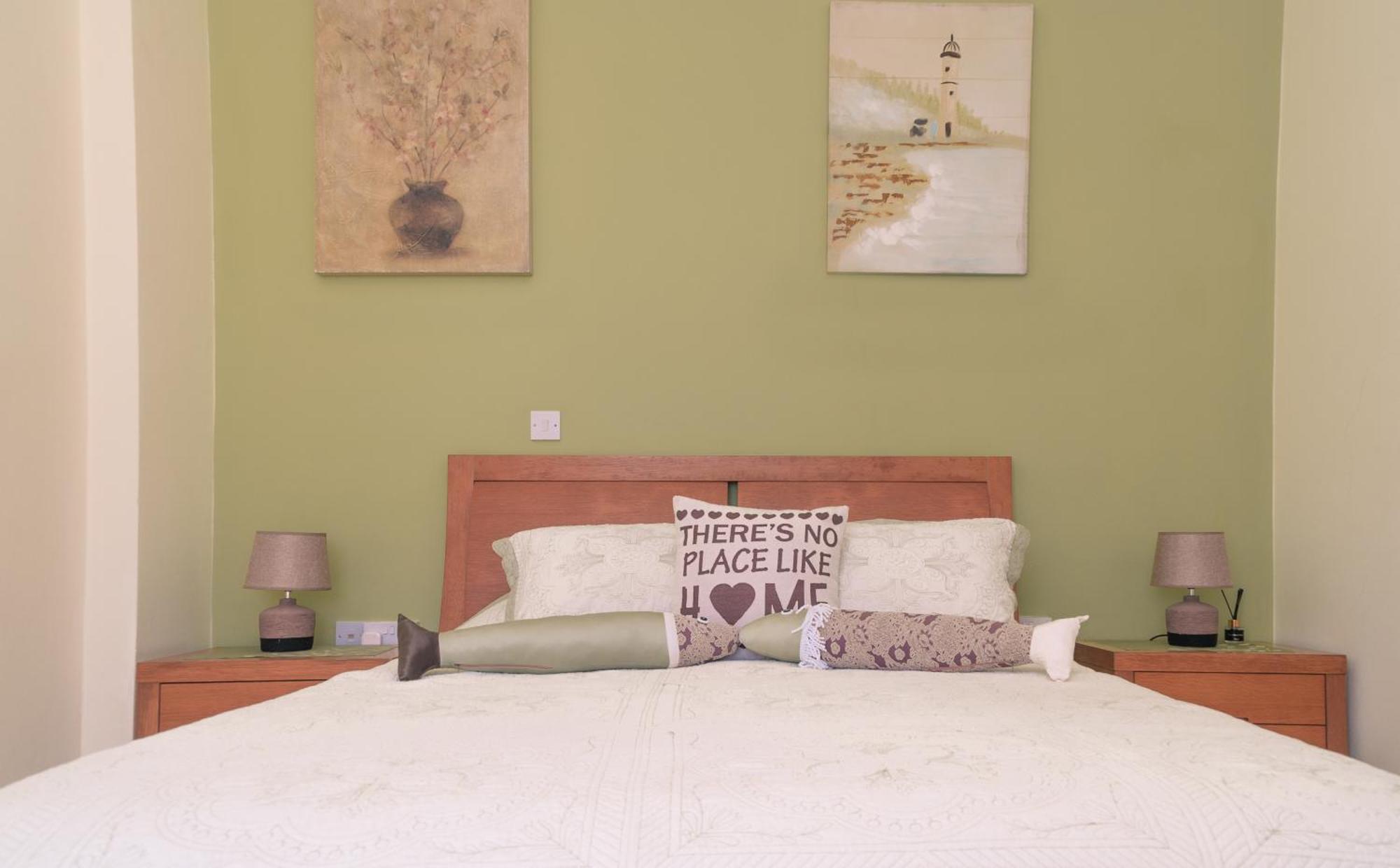 Cozy 1 Bedroom Apartment In Walking Distance To The Municipal Beach Paphos Exteriör bild