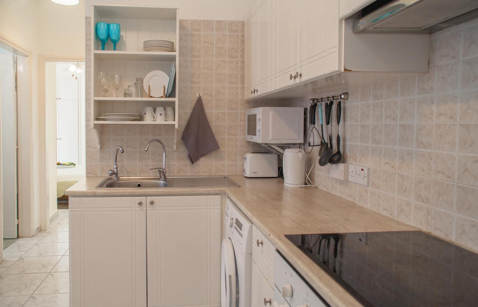Cozy 1 Bedroom Apartment In Walking Distance To The Municipal Beach Paphos Exteriör bild