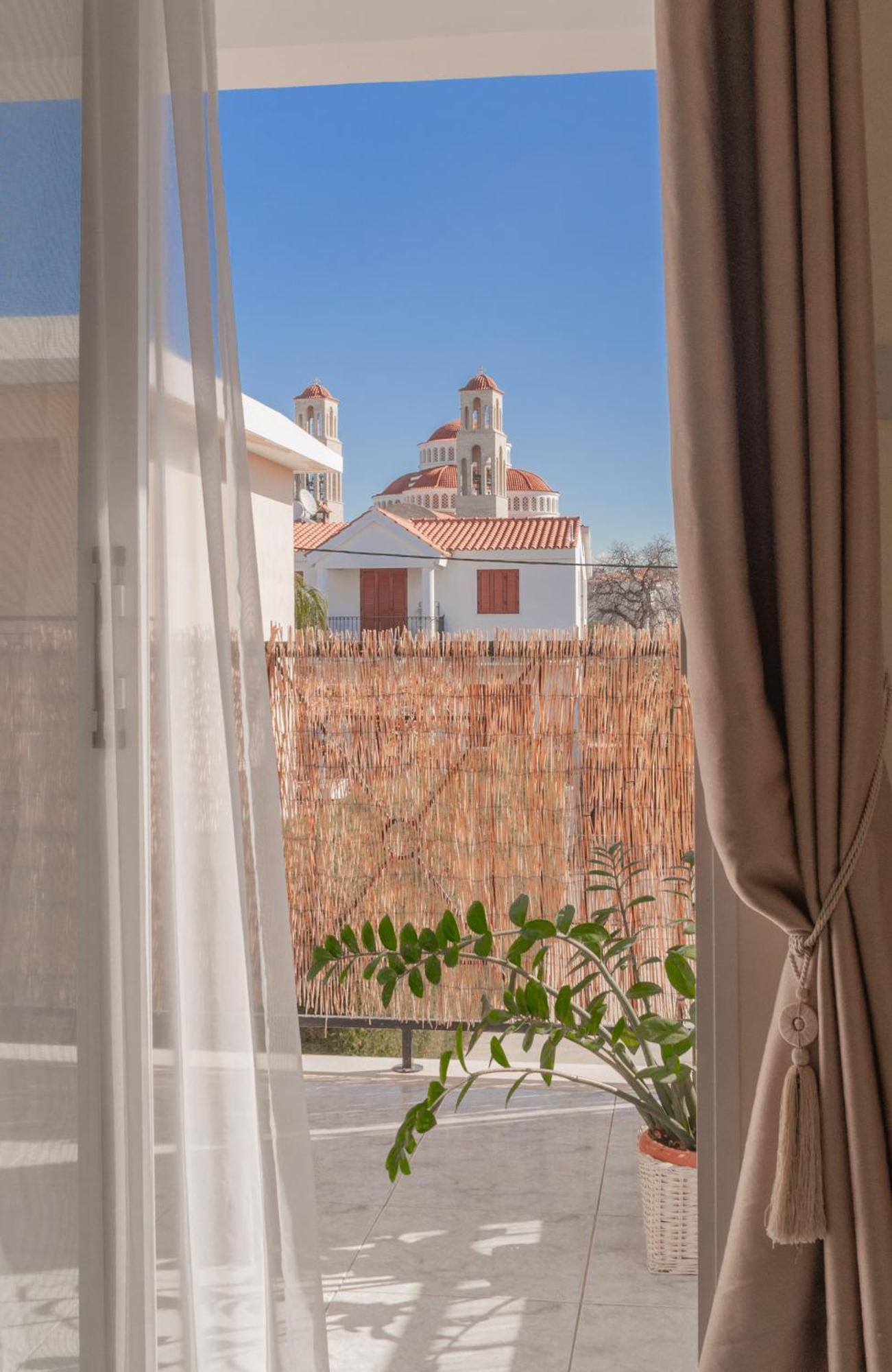 Cozy 1 Bedroom Apartment In Walking Distance To The Municipal Beach Paphos Exteriör bild