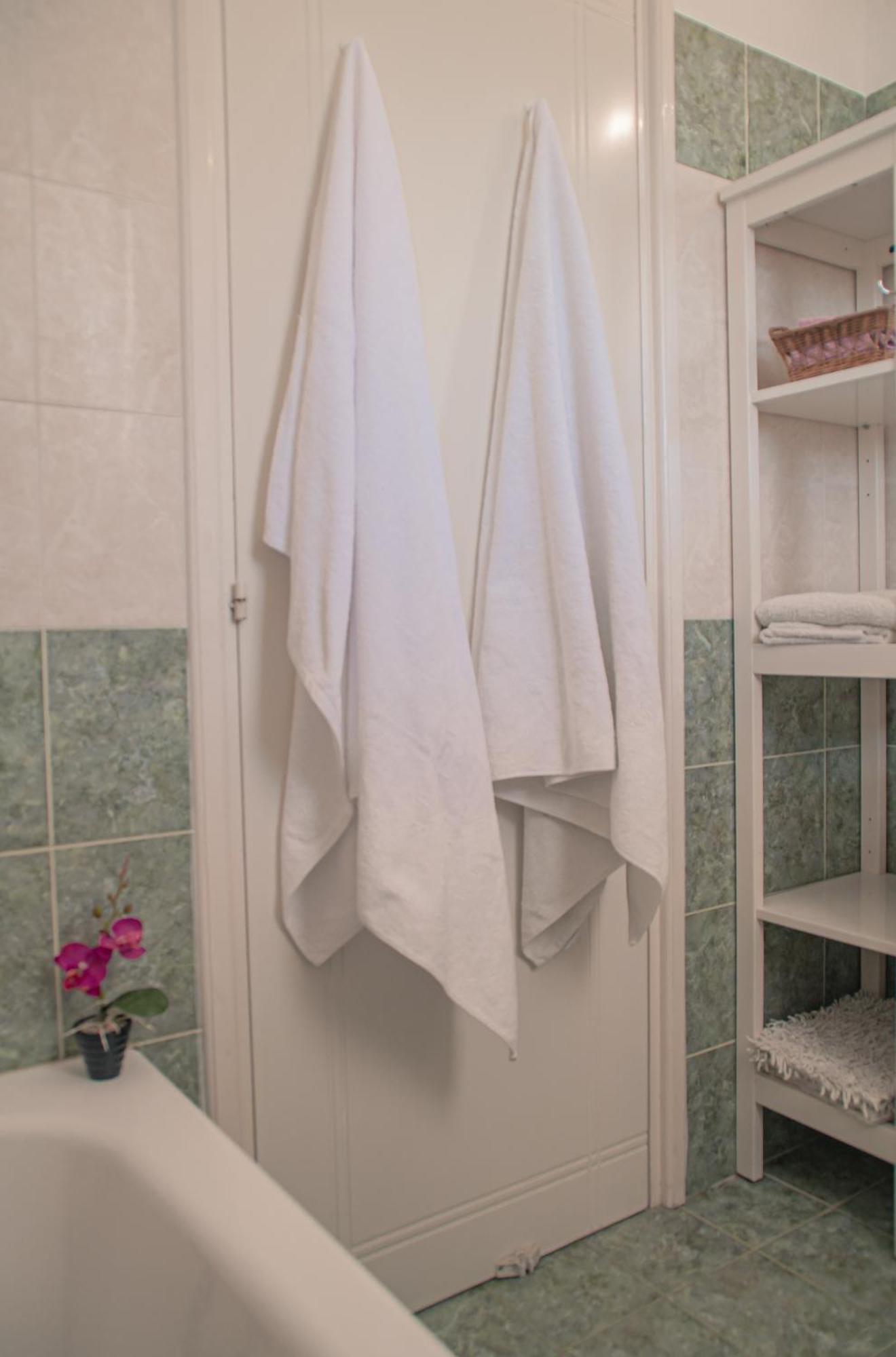 Cozy 1 Bedroom Apartment In Walking Distance To The Municipal Beach Paphos Exteriör bild
