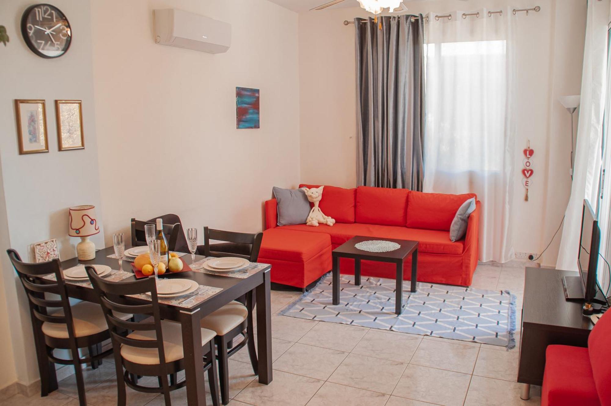 Cozy 1 Bedroom Apartment In Walking Distance To The Municipal Beach Paphos Exteriör bild