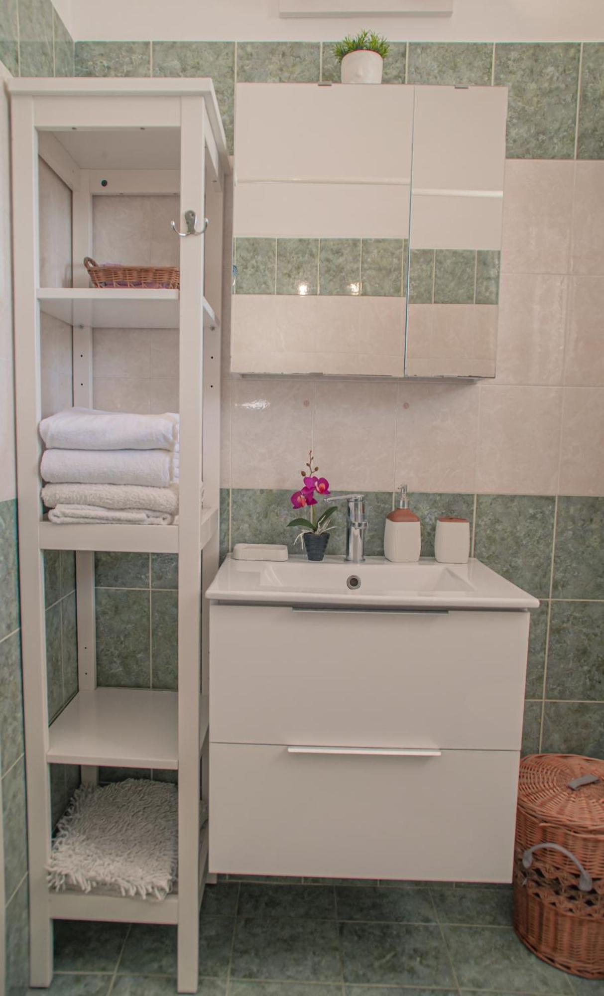 Cozy 1 Bedroom Apartment In Walking Distance To The Municipal Beach Paphos Exteriör bild